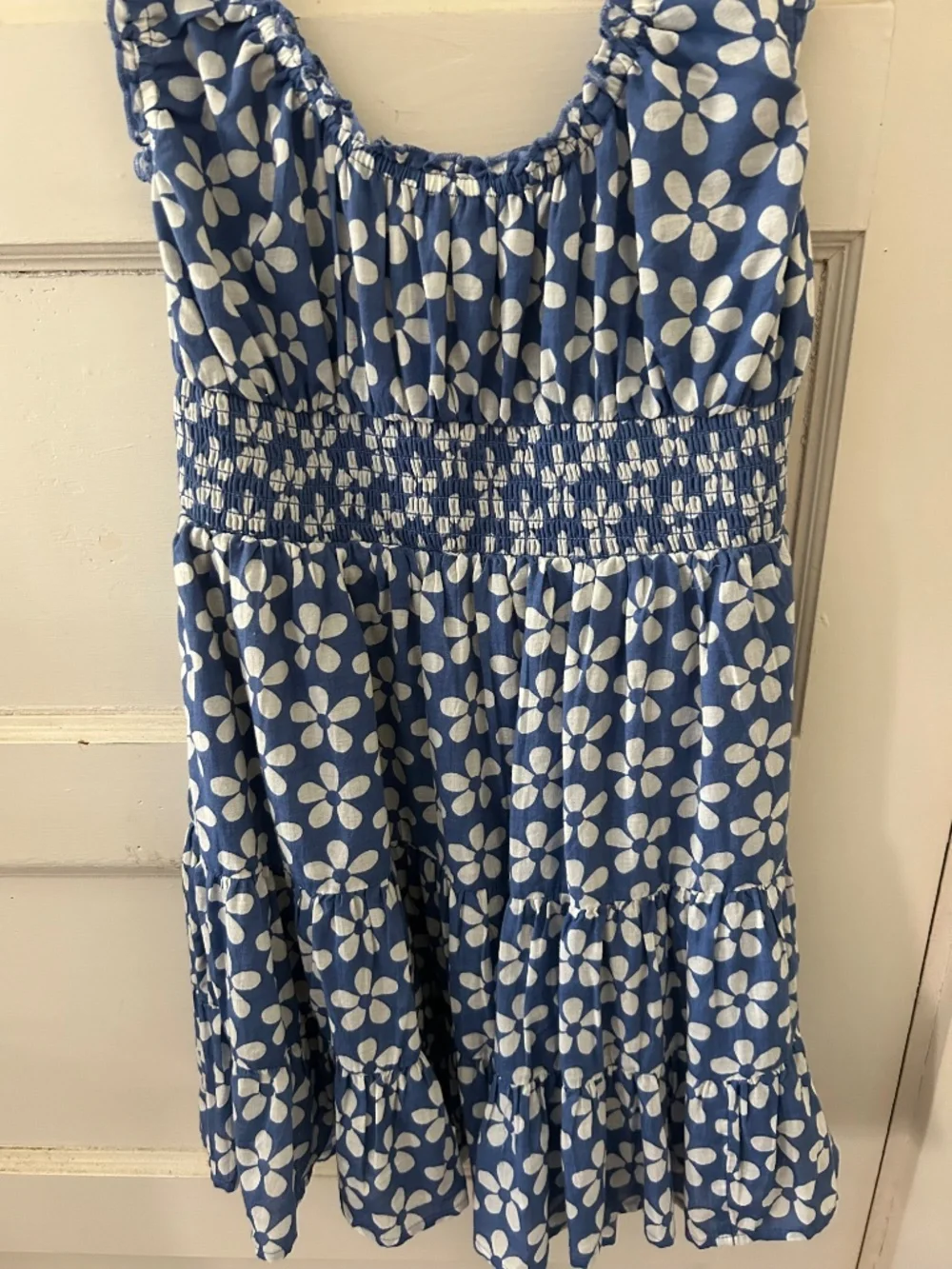 Dress - Picture 4 of 5